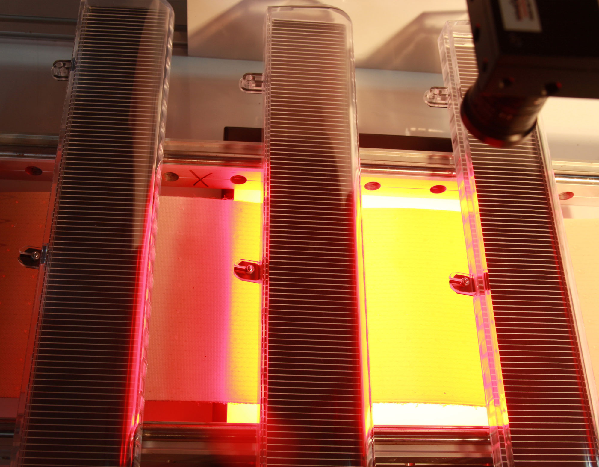 Rotes backlight für die Kantenerklennung in der Bildverarbeitung
